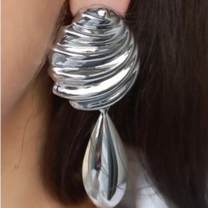 گوشواره زنانه آویز فانتزی ترند روز نقره ای