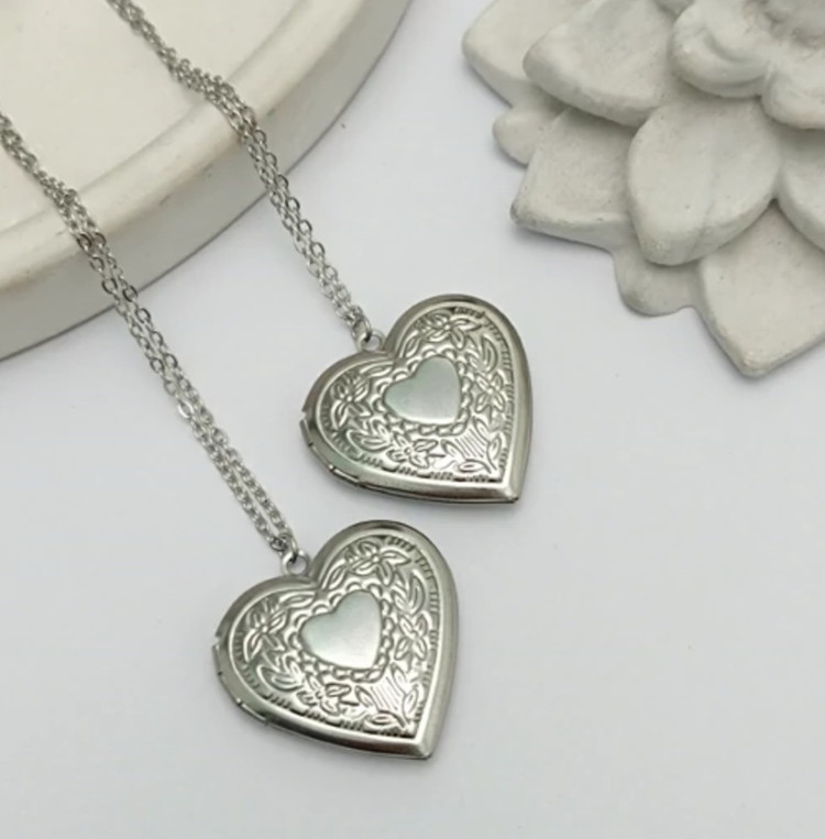گردنبند دخترانه لاکت قلب نقره ای رنگ ثابت