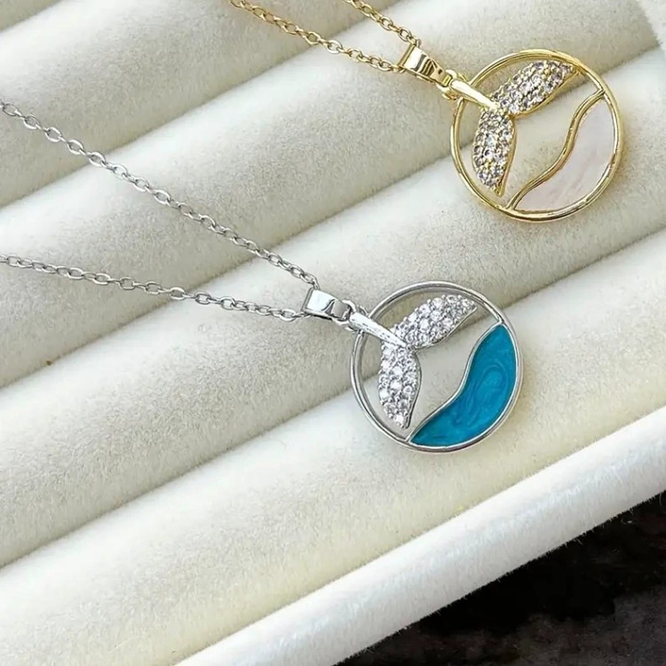آویز گردنبند دم وال نقره ای