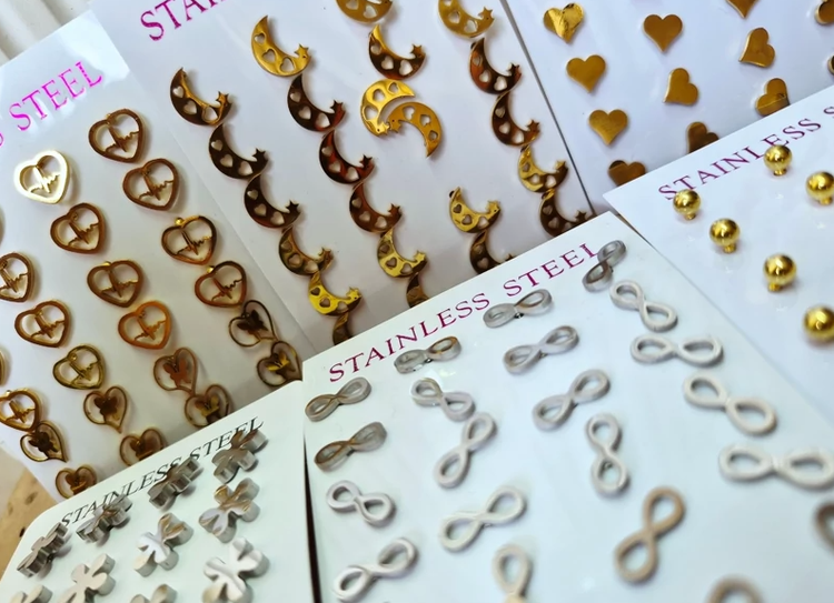 گوشواره های میخی گل گوش ترند قیمت مناسب