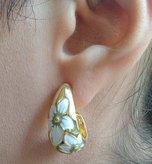 گوشواره اشکی میناکاری طلایی سفید سبز رنگ ثابت