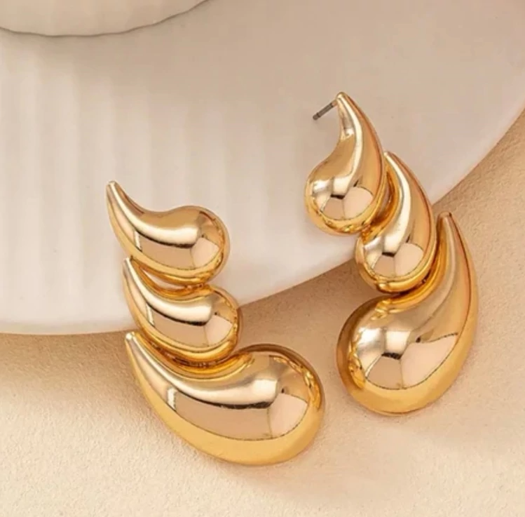 گوشواره اشکی طلایی رنگ ثابت استیل قیمت مناسب