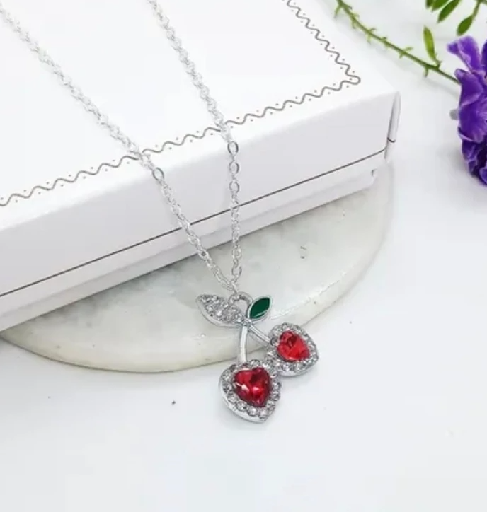 گردنبند دخترانه گیلاس قلبی پینترستی نقره ای